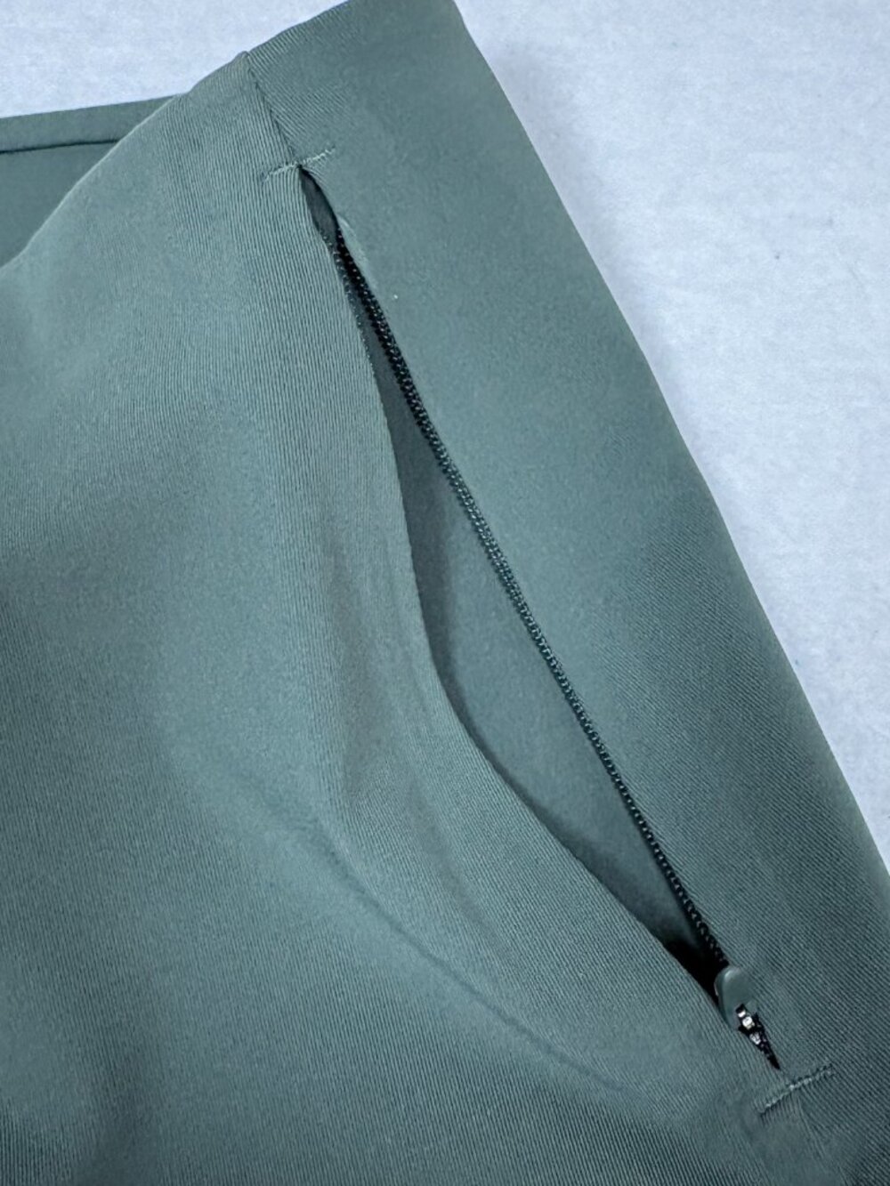 Lululemon Smooth Fit High Rise Olive Workleisure Gorpcore Lite Athletic Chic 6 - Picture 8 of 10